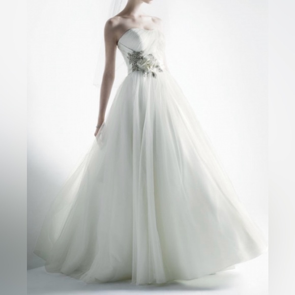 DAVID'S BRIDAL OLEG CASSINI White Wedding Dress Size 2P Ball Gown